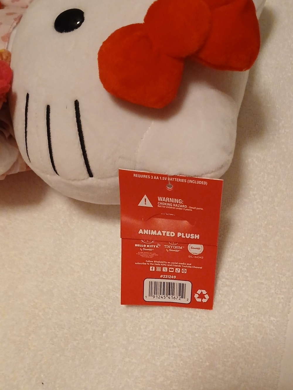 LOT of 2 — “2026 HELLO KITTY”
Valentines Greeter & Animated plush greeter - Picture 7 of 13